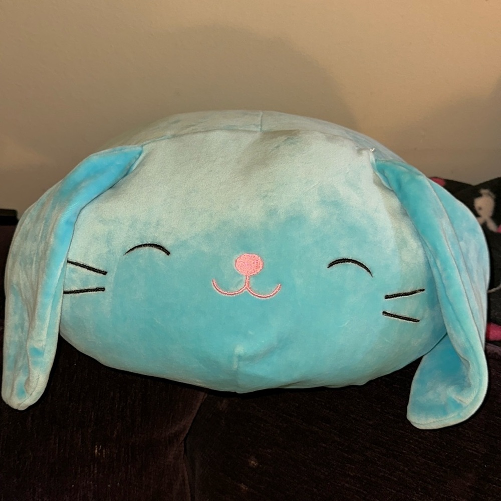 Linda, the bunny stackable squishamellow